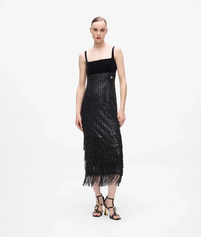 Abito con frange e paillettes Abito con frange e paillettes