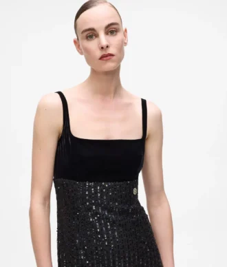 Abito con frange e paillettes