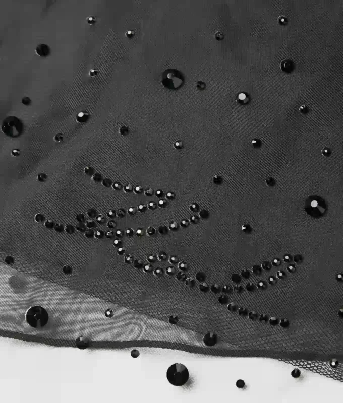 Abito da bambina in rete con strass Abito da bambina in rete con strass