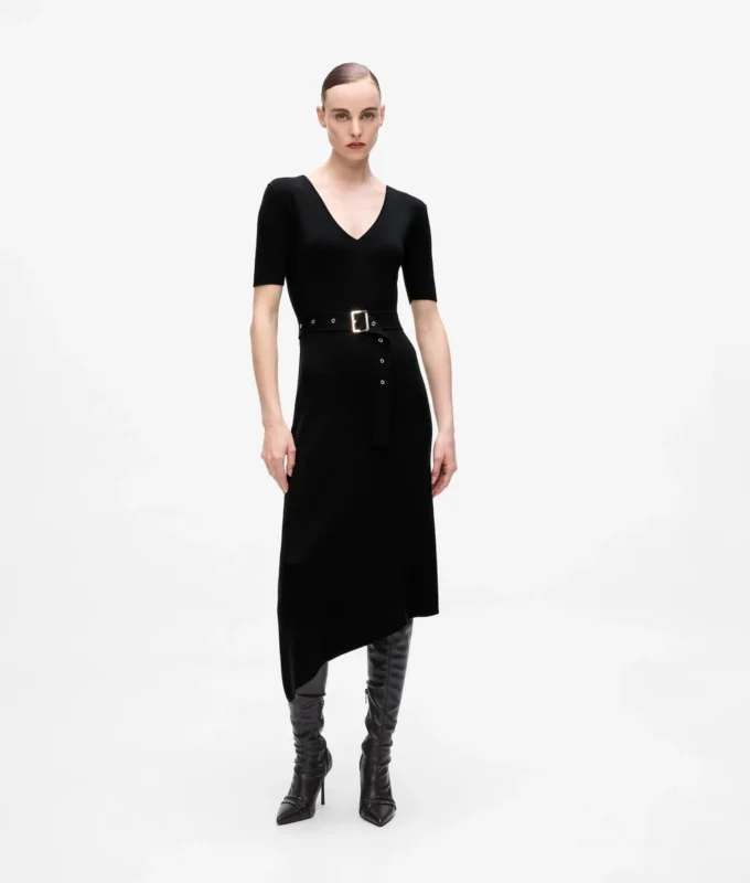 Abito in maglia con cintura Abito in maglia con cintura