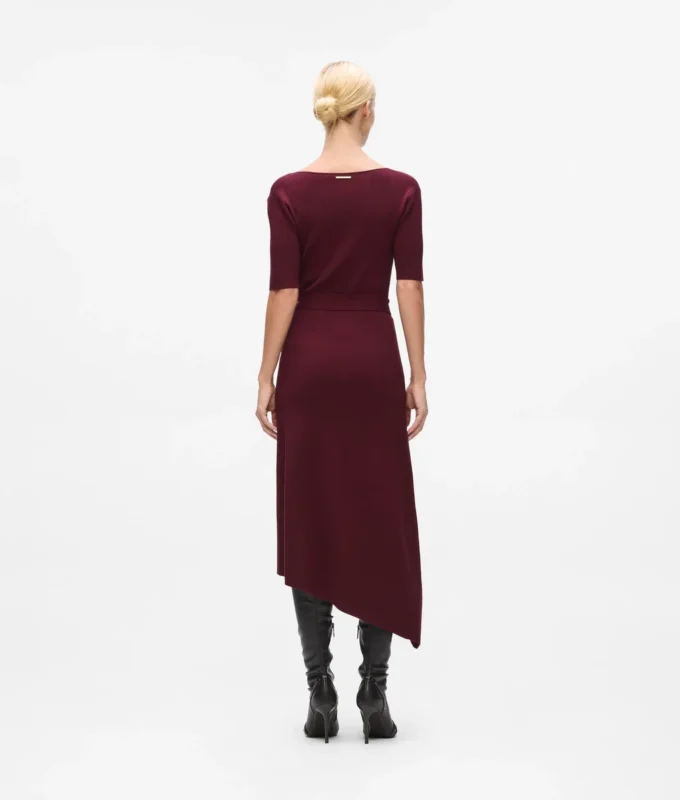 Abito in maglia con cintura Abito in maglia con cintura