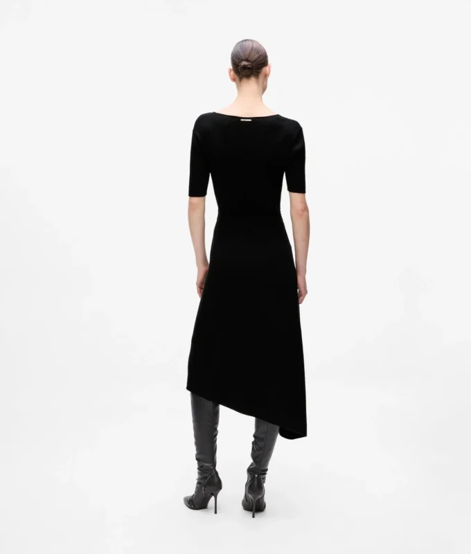 Abito in maglia con cintura Abito in maglia con cintura