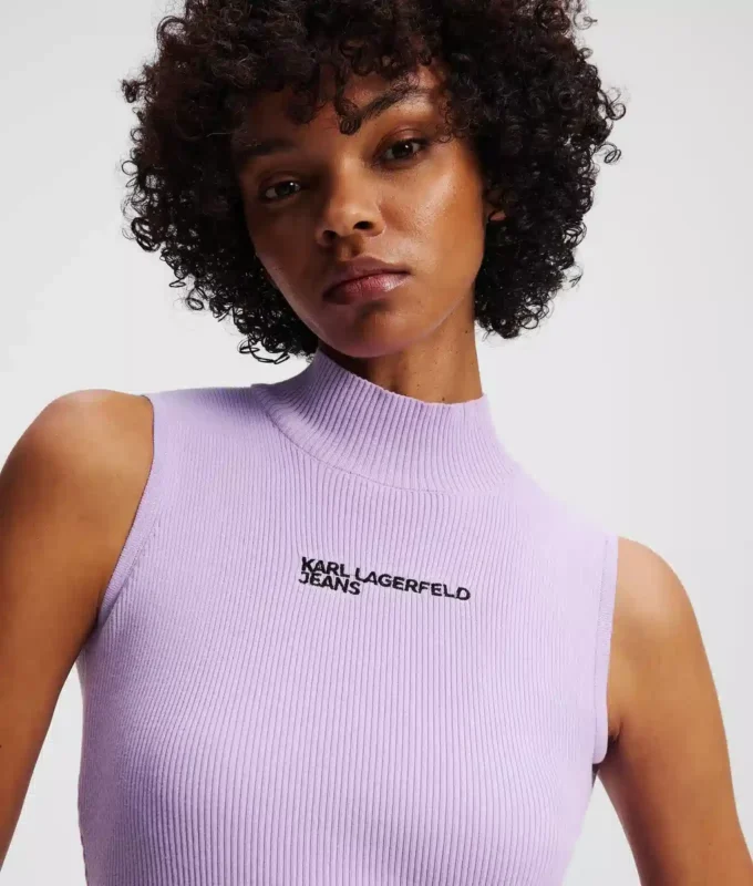 ABITO IN MAGLIA CON COLLO ALTO ABITO IN MAGLIA CON COLLO ALTO
