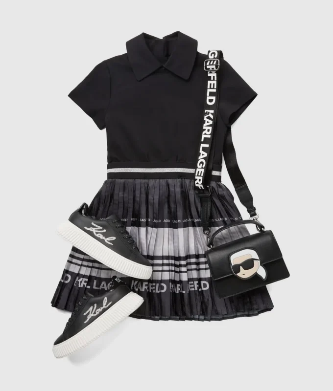 Abito plissettato da bambina Abito plissettato da bambina