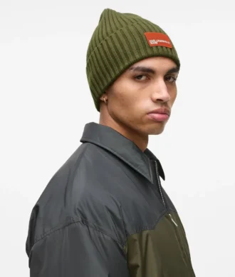 Berretto con patch logo Berretto con patch logo