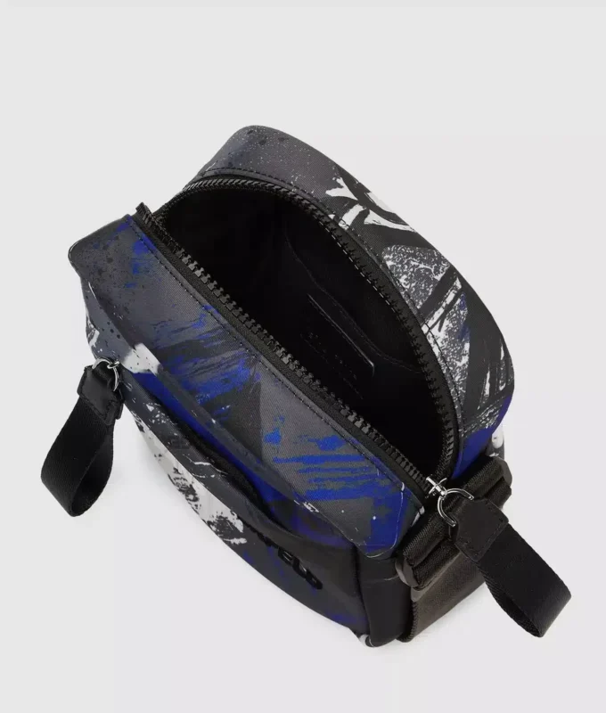 Borsa a tracolla con stampa graffiti Borsa a tracolla con stampa graffiti