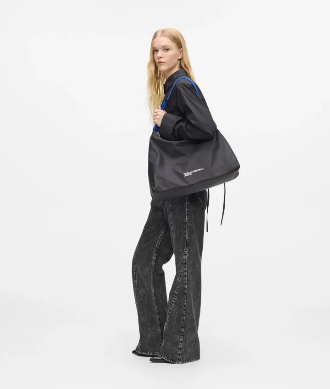Borsa a tracolla grande in nylon con cordino