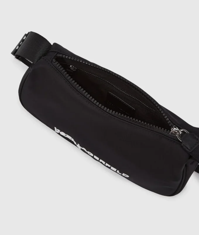 Borsa a tracolla in nylon con logo Borsa a tracolla in nylon con logo