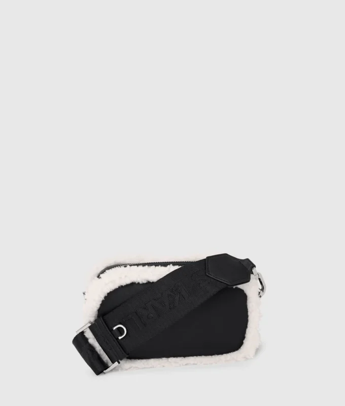 Borsa a tracolla per fotocamera in shearling Borsa a tracolla per fotocamera in shearling