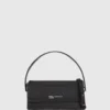 Borsa con manico superiore e logo in metallo Borsa con manico superiore e logo in metallo
