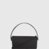 Borsa con manico superiore e logo in metallo Borsa con manico superiore e logo in metallo