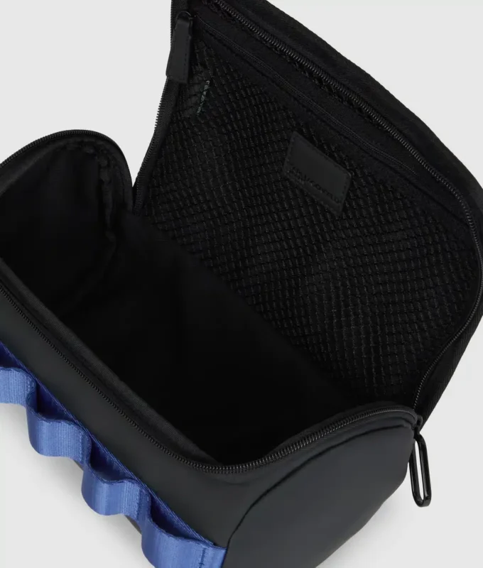 Borsa da toilette con tracolla Borsa da toilette con tracolla