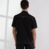 CAMICIA A MANICHE CORTE CON CUCITURE A CONTRASTO CAMICIA A MANICHE CORTE CON CUCITURE A CONTRASTO