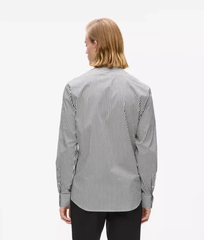 Camicia a righe con colletto a contrasto Camicia a righe con colletto a contrasto