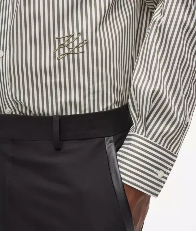 Camicia a righe con colletto a contrasto Camicia a righe con colletto a contrasto