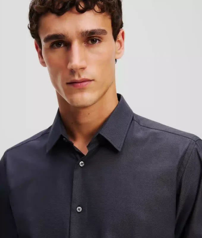 CAMICIA CON BOTTONI CAMICIA CON BOTTONI