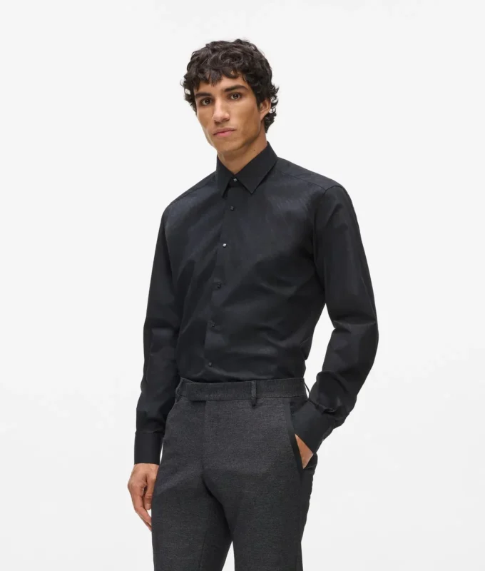 Camicia con bottoni quadrati Camicia con bottoni quadrati