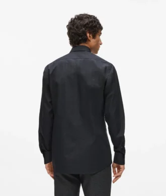 Camicia con bottoni quadrati
