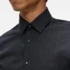 Camicia con bottoni quadrati Camicia con bottoni quadrati