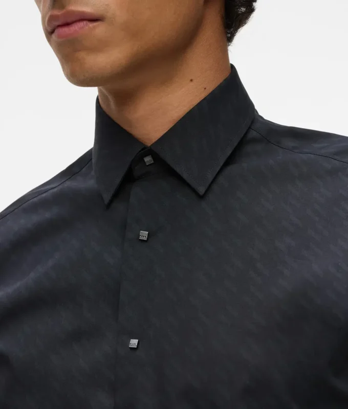 Camicia con bottoni quadrati Camicia con bottoni quadrati