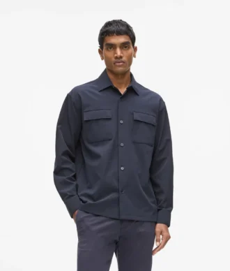 Camicia con tasca applicata