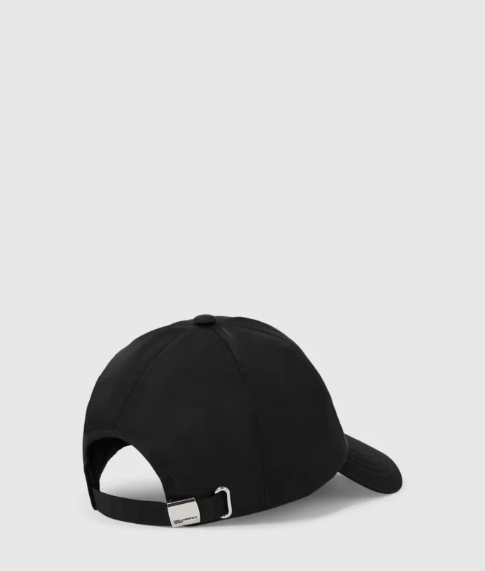 Cappellino con logo Cappellino con logo