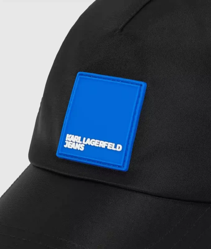 Cappellino con logo Cappellino con logo