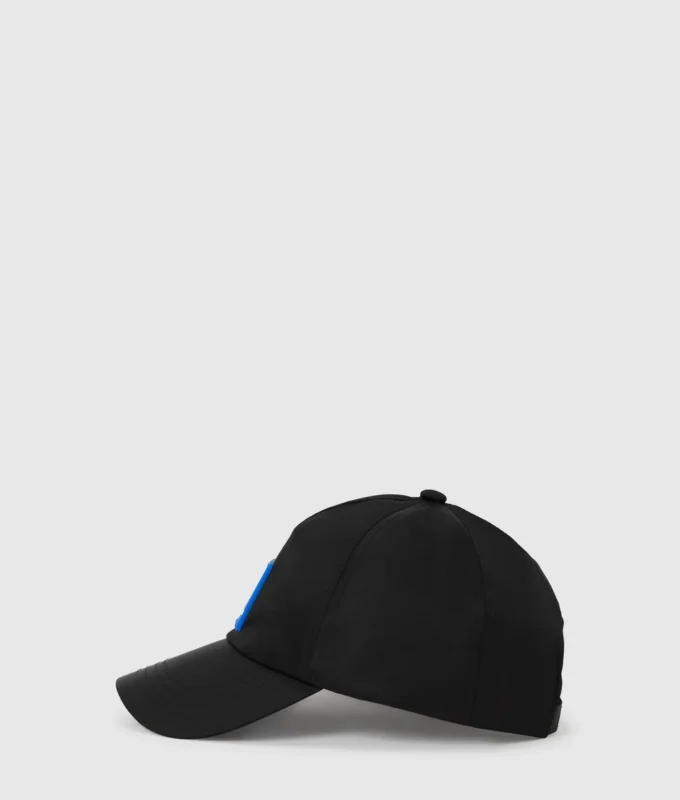 Cappellino con logo Cappellino con logo