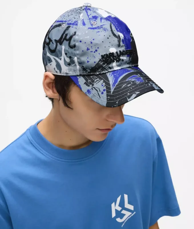 Cappellino con stampa graffiti Cappellino con stampa graffiti