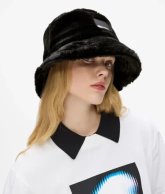 Cappello a secchiello in pelliccia sintetica