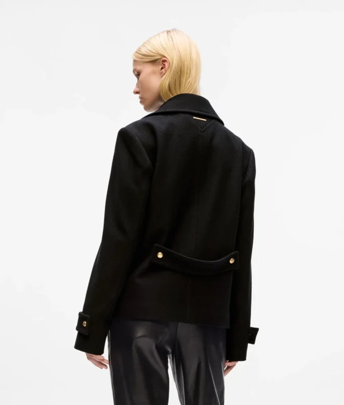 Cappotto con bottoni Cappotto con bottoni