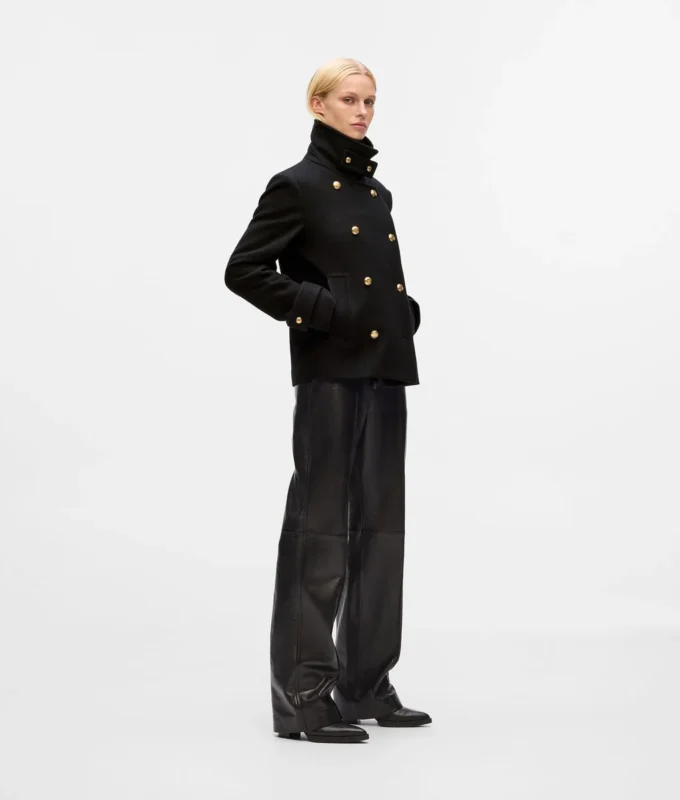 Cappotto con bottoni Cappotto con bottoni