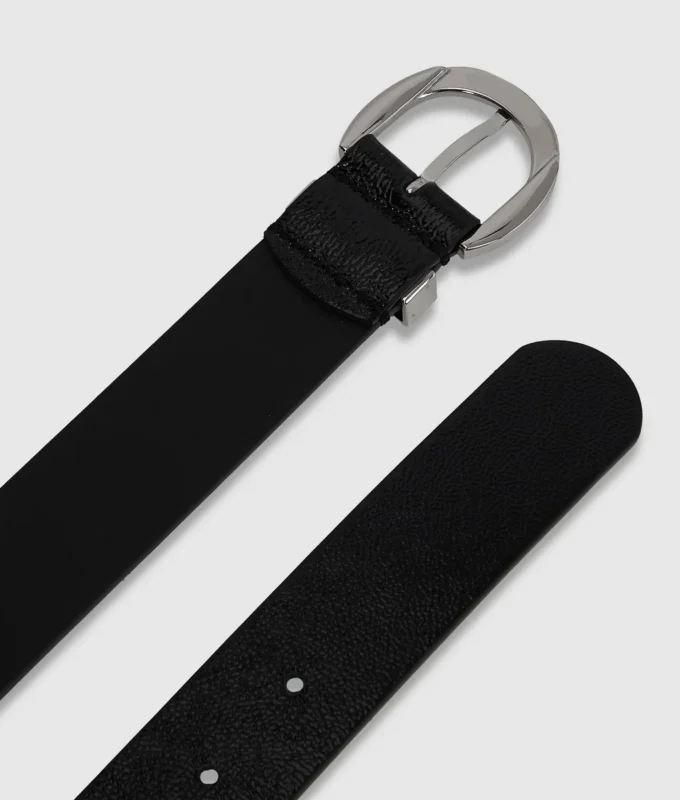Cintura in pelle con fibbia rotonda Cintura in pelle con fibbia rotonda