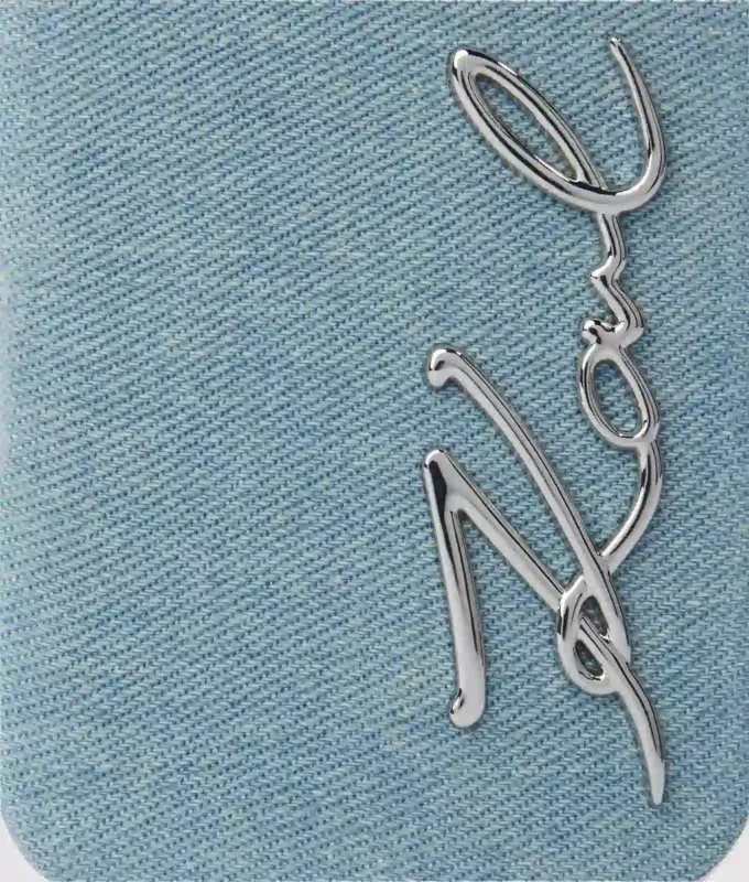 Custodia in denim per iPhone 16 Pro Custodia in denim per iPhone 16 Pro