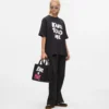 Esclusiva T-shirt morbida “Karl told me”