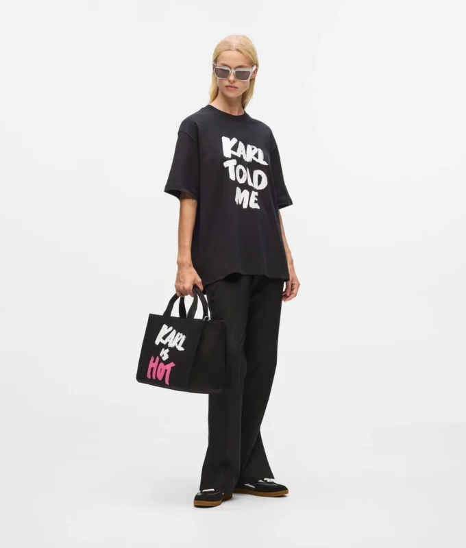Esclusiva T-shirt morbida “Karl told me”