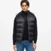 Gilet imbottito con cappuccio Gilet imbottito con cappuccio