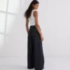 JEANS A GAMBA LARGA CON CUCITURE A CONTRASTO JEANS A GAMBA LARGA CON CUCITURE A CONTRASTO