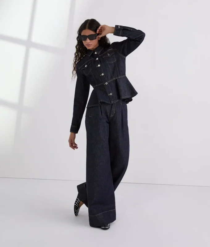 JEANS A GAMBA LARGA CON CUCITURE A CONTRASTO JEANS A GAMBA LARGA CON CUCITURE A CONTRASTO