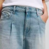 JEANS A GAMBA LARGA CON PIEGHE JEANS A GAMBA LARGA CON PIEGHE