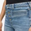 Jeans a vita alta svasati Jeans a vita alta svasati