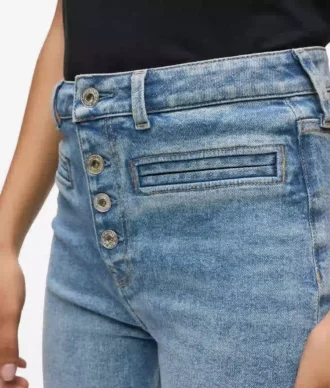 Jeans a vita alta svasati