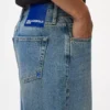 Jeans a vita bassa e gamba larga