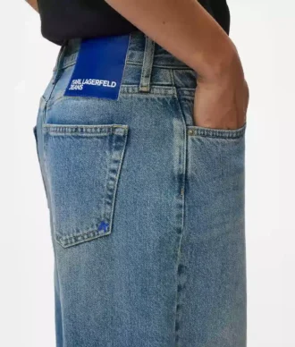 Jeans a vita bassa e gamba larga