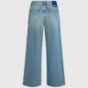 Jeans a vita bassa e gamba larga