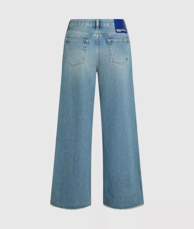 Jeans a vita bassa e gamba larga