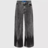 Jeans a vita bassa e gamba larga sbiancati Jeans a vita bassa e gamba larga sbiancati