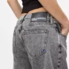 Jeans a vita media con gamba a barilotto Jeans a vita media con gamba a barilotto