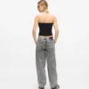 Jeans a vita media con gamba a barilotto Jeans a vita media con gamba a barilotto