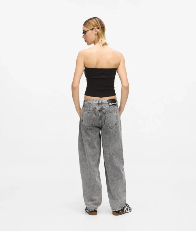 Jeans a vita media con gamba a barilotto Jeans a vita media con gamba a barilotto
